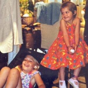 Lola Kirke Instagram - No there’s nobody loves me better
Nobody drives me quite as crazy
In the rear view all I see is us together
Mississippi, my sister, Elvis and me 💕

@jemima_jo_kirke you are my forever muse and my always hero and it makes me proud to know I can be at least one of those things to you sometimes (don’t worry—I know Elvis is your hero, hence last summer’s road trip to Graceland, pictured above). 

Happy birthday to you and your gorgeous multitudes. I love you endlessly.