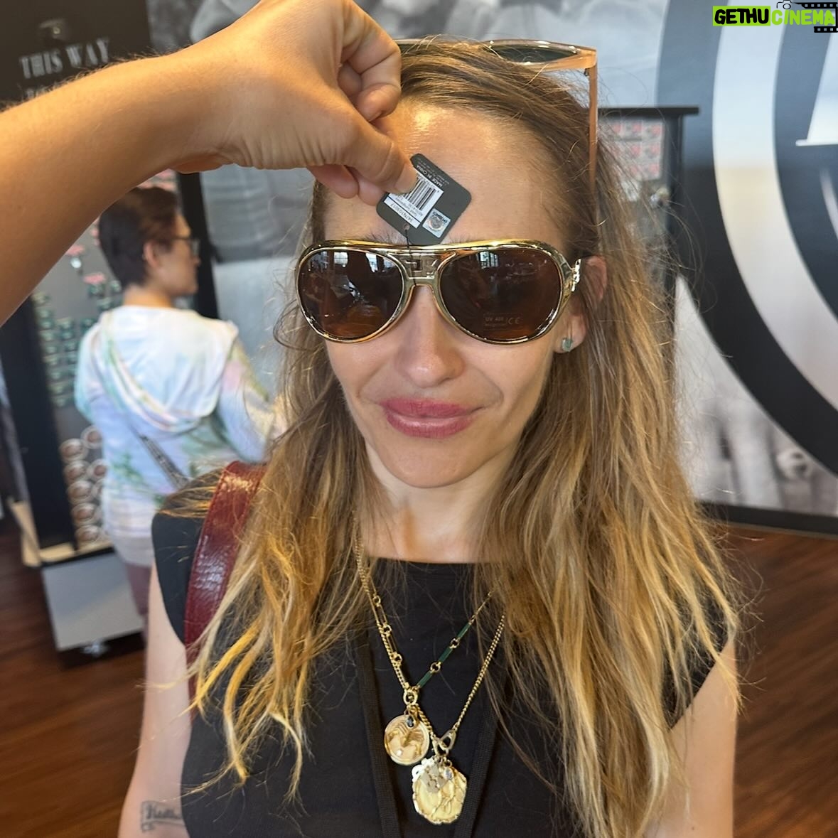 Lola Kirke - 3.7K Likes - No there’s nobody loves me better
Nobody drives me quite as crazy
In the rear view all I see is us together
Mississippi, my sister, Elvis and me 💕
@jemima_jo_kirke you are my forever muse and my always hero and it makes me proud to know I can be at least one of those things to you sometimes (don’t worry—I know Elvis is your hero, hence last summer’s road trip to Graceland, pictured above).
Happy birthday to you and your gorgeous multitudes. I love you endlessly.
