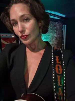 Lola Kirke Instagram - Hard to believe that part 1 of the Trailblazer Tour is over 🥹 

So grateful to every single one of you who chose to spend a little time with me ❤️

See you back out on the road in June!

(And yes that last pic is of me and the man who caught my beloved 🍕costume after I threw it off the @boweryballroom stage after wearing it while reading an entry from my 13 year old self’s journal funny you should ask)