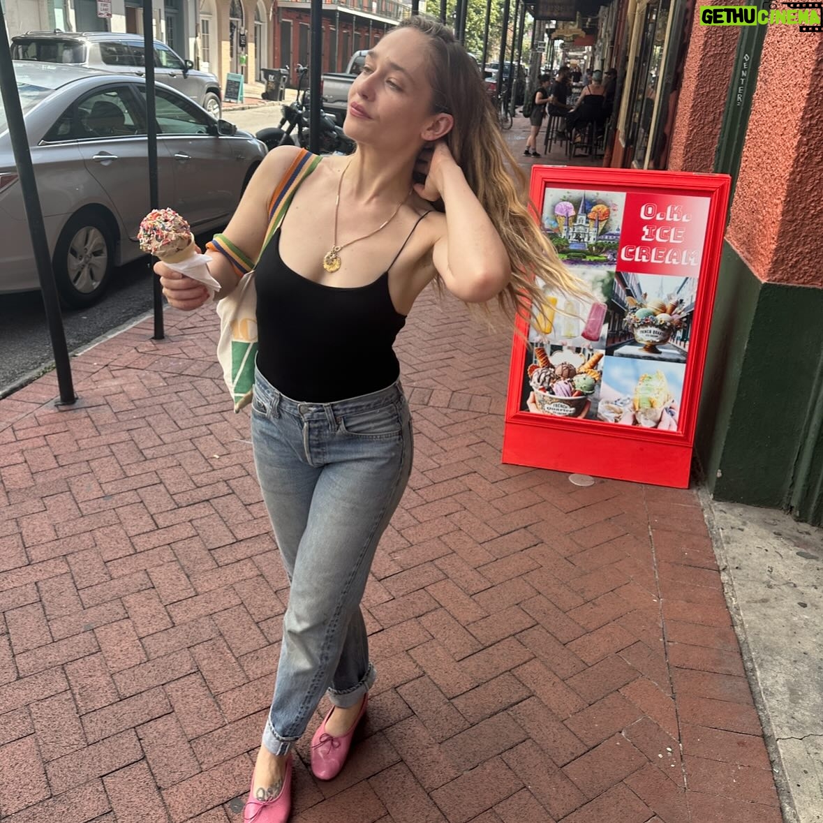 Lola Kirke - 3.7K Likes - No there’s nobody loves me better
Nobody drives me quite as crazy
In the rear view all I see is us together
Mississippi, my sister, Elvis and me 💕
@jemima_jo_kirke you are my forever muse and my always hero and it makes me proud to know I can be at least one of those things to you sometimes (don’t worry—I know Elvis is your hero, hence last summer’s road trip to Graceland, pictured above).
Happy birthday to you and your gorgeous multitudes. I love you endlessly.