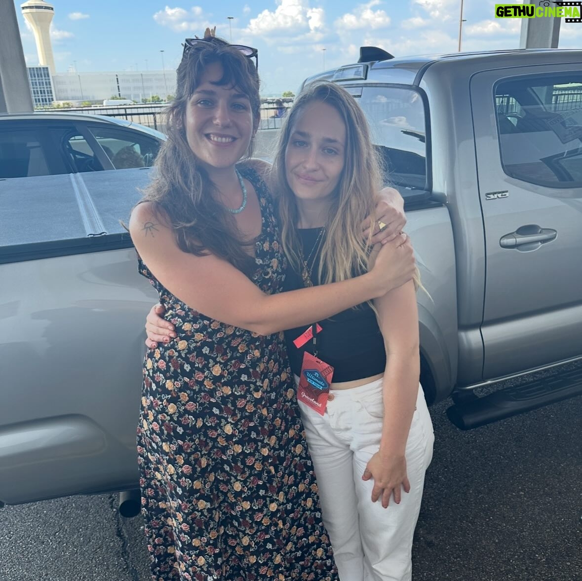 Lola Kirke - 3.7K Likes - No there’s nobody loves me better
Nobody drives me quite as crazy
In the rear view all I see is us together
Mississippi, my sister, Elvis and me 💕
@jemima_jo_kirke you are my forever muse and my always hero and it makes me proud to know I can be at least one of those things to you sometimes (don’t worry—I know Elvis is your hero, hence last summer’s road trip to Graceland, pictured above).
Happy birthday to you and your gorgeous multitudes. I love you endlessly.