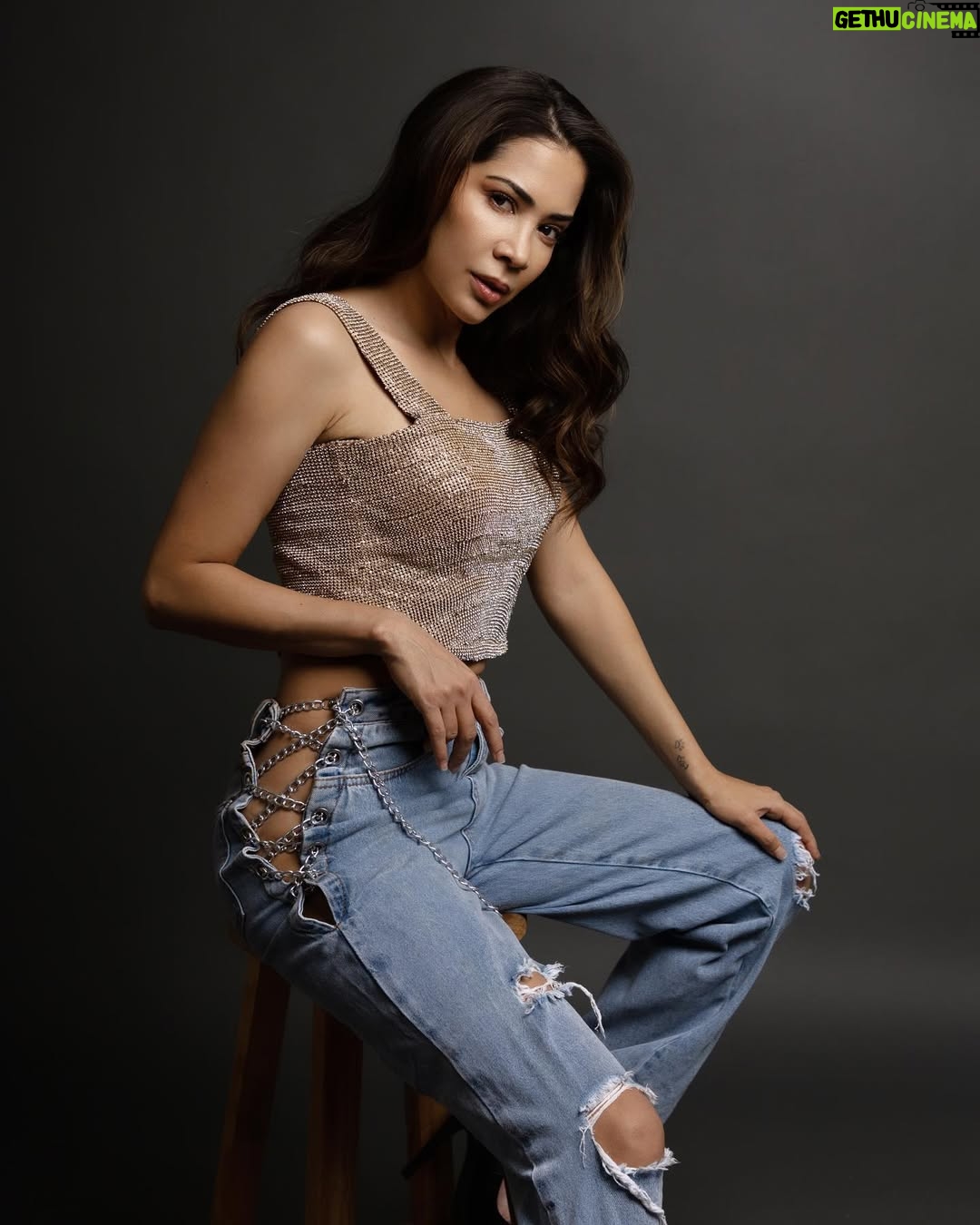 Lore Graniewicz - 2.5K Likes -