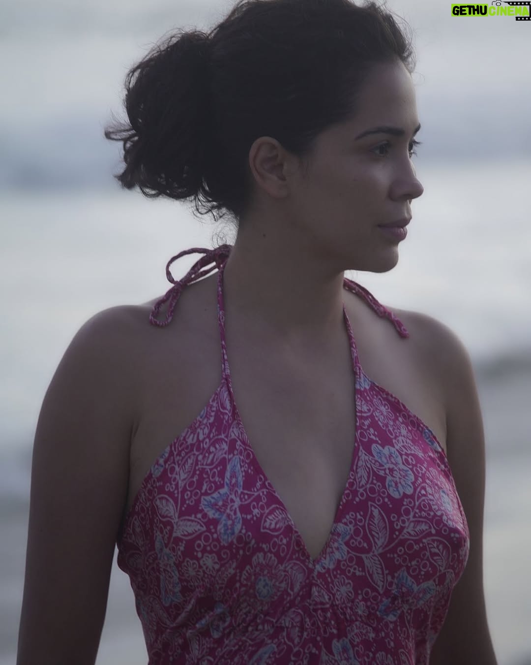 Lore Graniewicz - 5.4K Likes - Así totalmente yo, sin maquillaje, sin filtros, sin nada que me importe. Esta soy totalmente yo
Pero eso si, mis ojos siempre con muchos sueños ⭐️
Gracias amor mío por amarme y apoyarme tal cual soy
Photo: @mauricio_3k