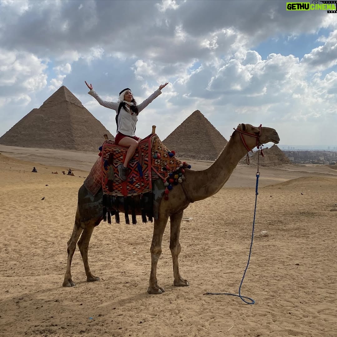 Lore Graniewicz - 1K Likes - Egipto
#piramides Guiza my love
Conclusión: estás pirámides no son humanas! Imposible