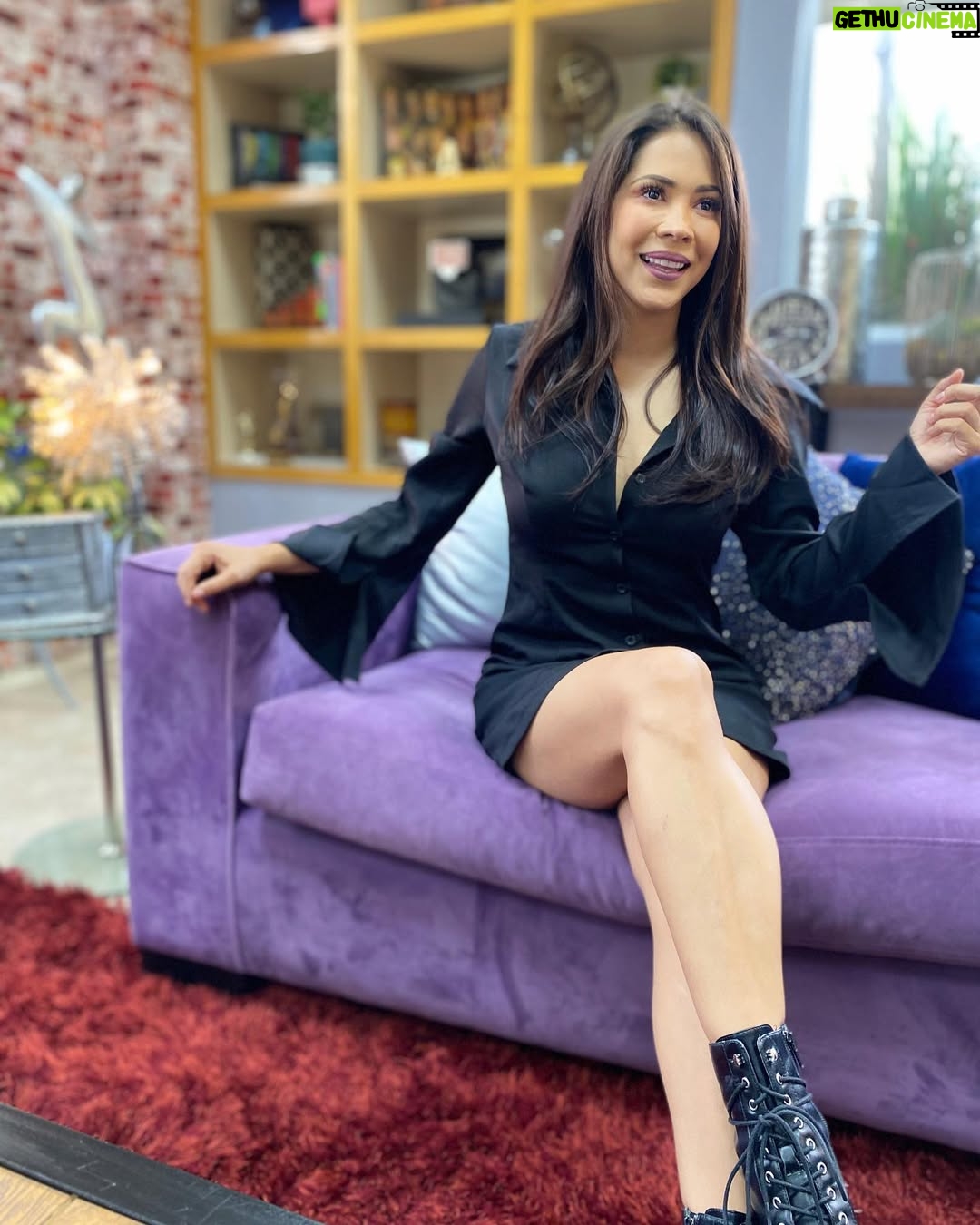 Lore Graniewicz - 9.9K Likes - Aquí despidiendo la novela