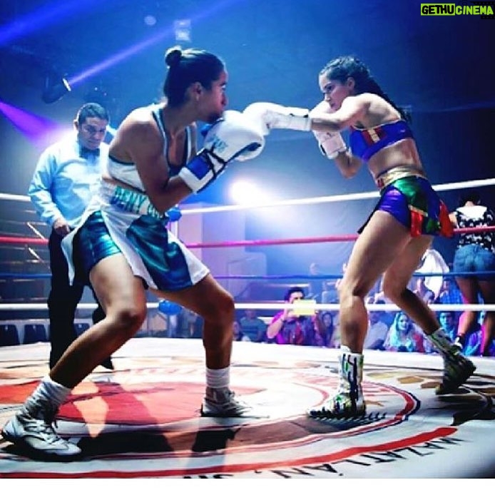 Lore Graniewicz - 5.9K Likes - @hijasdelalunaof 🌟🥊🌟 @canalestrellas