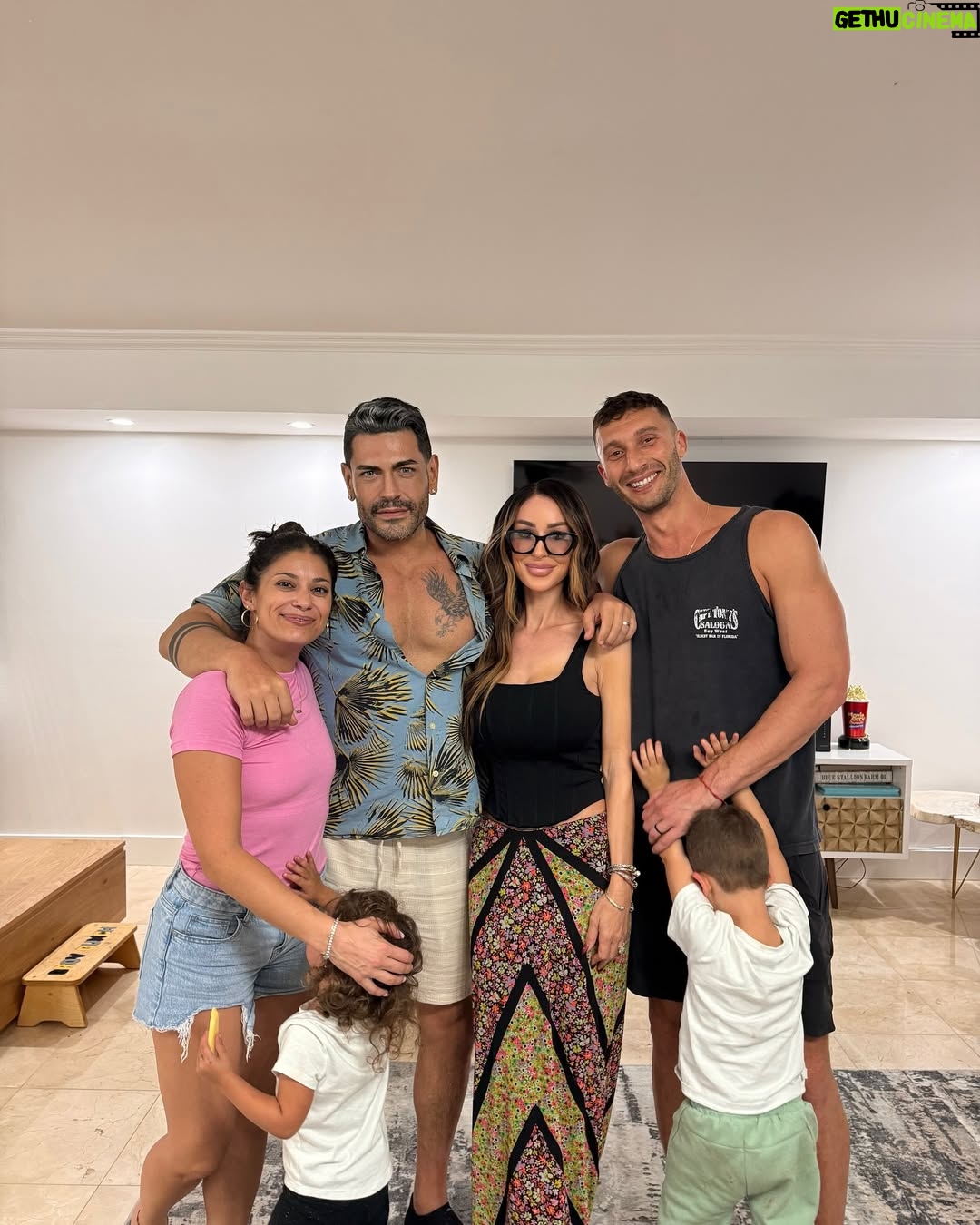 Loren Brovarnik - 38K Likes - The hospitality that @alex_brovarnik and @lorenbrovarnik showed us, was unbelievable⦠we are so glad to meet with this wonderful family ⦠it was just alike we know each other for a long time⦠a Turkish saying:ā When hearts are together, locations, differences do not matterā Thanx guys again for everything ā¤ļøš§æš