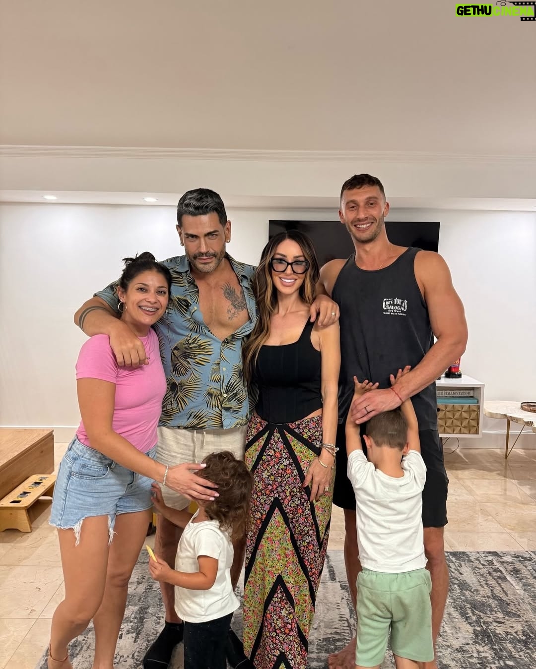 Loren Brovarnik - 38K Likes - The hospitality that @alex_brovarnik and @lorenbrovarnik showed us, was unbelievable⦠we are so glad to meet with this wonderful family ⦠it was just alike we know each other for a long time⦠a Turkish saying:ā When hearts are together, locations, differences do not matterā Thanx guys again for everything ā¤ļøš§æš