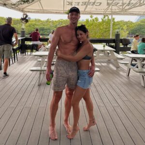 Loren Brovarnik Instagram - He’s 6’ 3” … I’m 5’ 1” (and a half)
#teambrovarnik #stilltogether #marriedlife #bestfriends