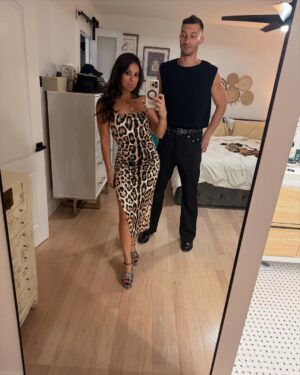 Loren Brovarnik Instagram - Saturday night fever 🪩 💃🏻 🕺🏻 
#teambrovarnik #studio54 #datenight #boogie