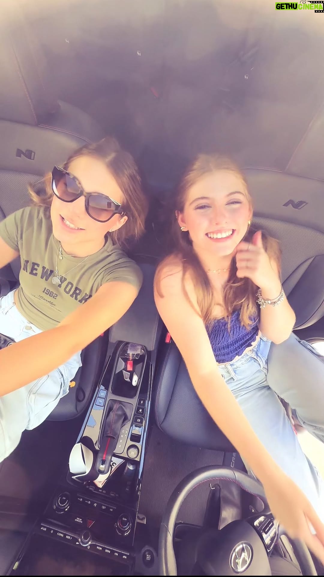 Lorena Queiroz - 134.4K Likes - 📸
