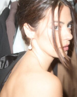 Lorenza Izzo Instagram - Got dolled up to celebrate the @hacks fam 💅🏼 Tremenda noche celebrando la cuarta temporada 🥂 with 📷 @adamcorbettstudio