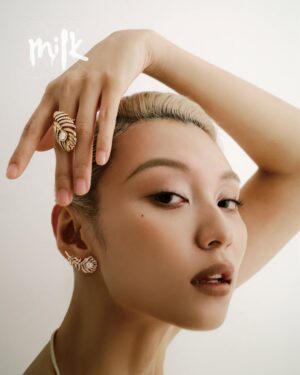 Louise Wong Instagram - MILK X MAR DIGITAL COVER🖤🤍♋️

@milkxhk #milkxhk #milkxdigitalcover

direction & styling @nananacchi 
photography @tmt.t 
photographer assistant @wuhosun
makeup @melodychiumakeup 
hair  @kolen128
interview @augu8tleung
jewellery @boucheron
wardrobe @louisvuitton @dior @dolcegabbana @ralphlauren
