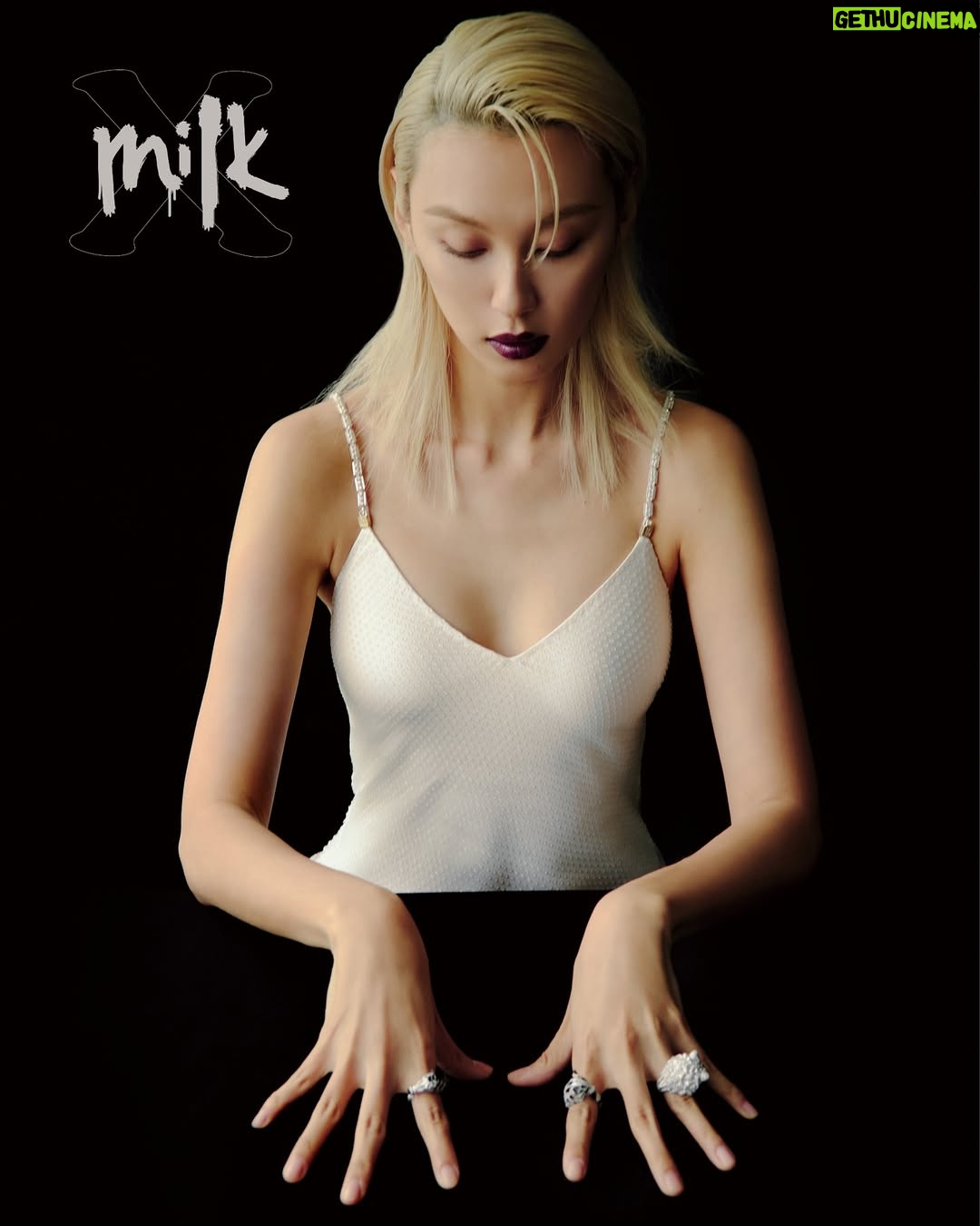 Louise Wong - 7.7K Likes - MILK X MAR DIGITAL COVER🖤🤍♋️
@milkxhk #milkxhk #milkxdigitalcover
direction & styling @nananacchi
photography @tmt.t
photographer assistant @wuhosun
makeup @melodychiumakeup
hair @kolen128
interview @augu8tleung
jewellery @boucheron
wardrobe @louisvuitton @dior @dolcegabbana @ralphlauren