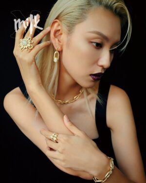 Louise Wong Instagram - MILK X MAR DIGITAL COVER🖤🤍♋️

@milkxhk #milkxhk #milkxdigitalcover

direction & styling @nananacchi 
photography @tmt.t 
photographer assistant @wuhosun
makeup @melodychiumakeup 
hair  @kolen128
interview @augu8tleung
jewellery @boucheron
wardrobe @louisvuitton @dior @dolcegabbana @ralphlauren