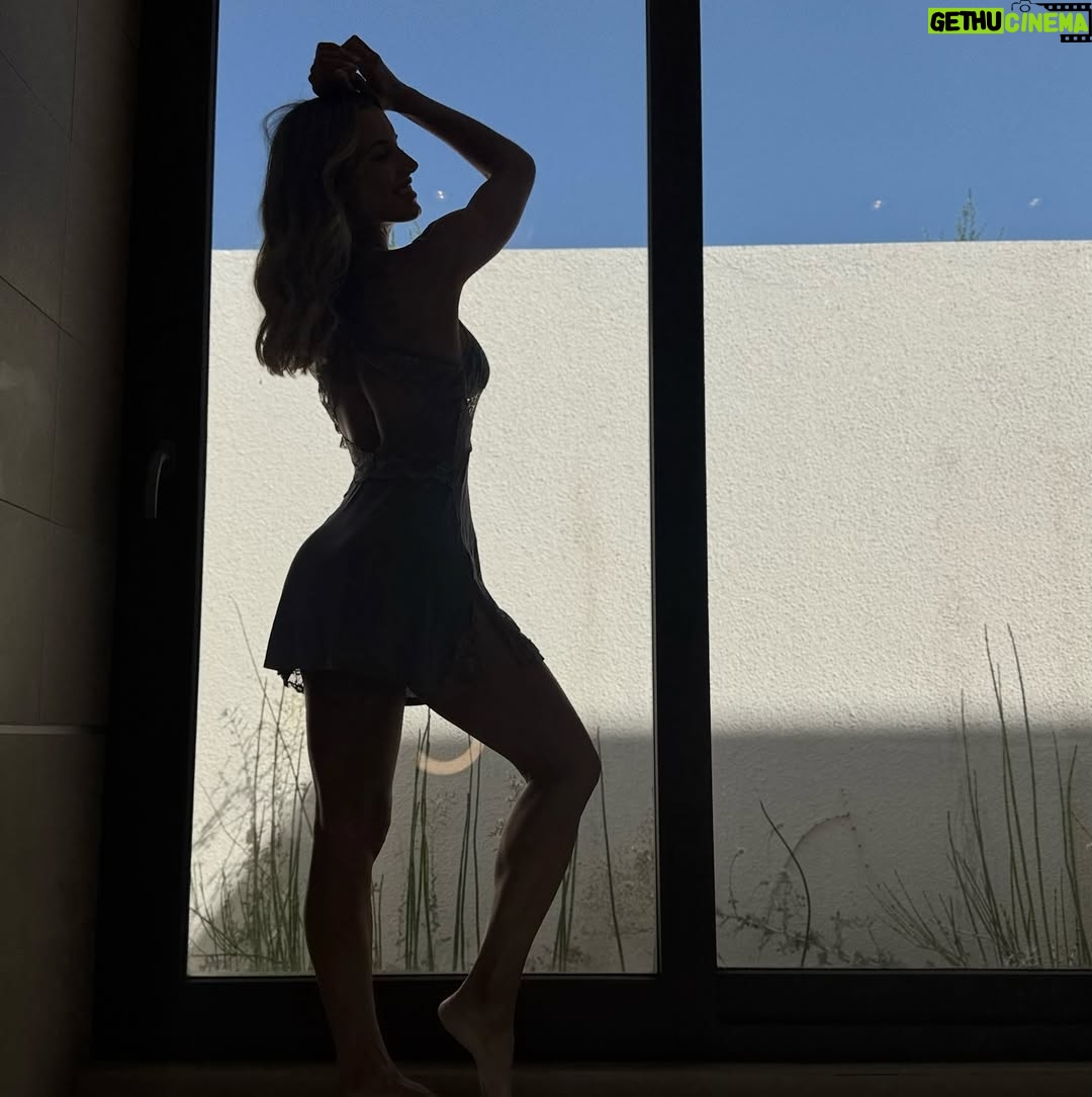 Lucila Vit - 12.9K Likes - Pose,pose, pose ✌️😊