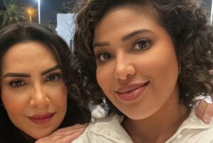 Lulowa Al-Mulla Instagram - وانتهت قصتنا مع #من_شارع_الهرم_الى شاكرة جداً لهذة التجربة الفنية الرائعة مع فنانين رائعين لا يستهان فيهم ابداً، استمتع جداً لما اشوف اللي حولي كل واحد يعطي من قلبه حق شغله،وتفاعلكم الجميل اللي حسسنا ان انتوا قراب منا وويانا راح يخلي هالتجربة ما تنسي 💕 كل عام وانتوا بخير وعيدكم مبارك 💖
.
#خلصت_الحدوتة #شكراً