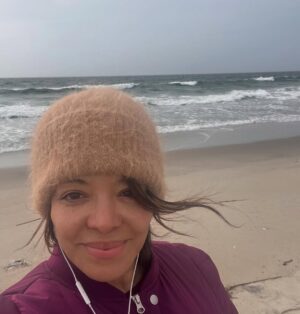Luna Lauren Velez Instagram - My safe space…#rockaway #beach #peaceofmind #sunday #wellness #love ✨
