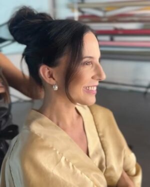 Luz Valdivieso Instagram - Ya casi es viernes!!! Ánimo ánimo 🙌🏻 aquí recordando la sesión que hicimos hace poco en @casa_emma (👉🏻deslicen para ver algo de backstage)

Pucha que lo pasamos bien!! Pronto más cositas….