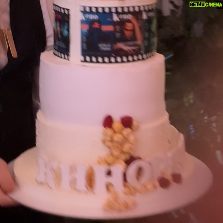 Lyanka Gryu - 3.2K Likes - 🤍Белая вечеринка @kino_reporter в рамках кинофестиваля ММКФ стала уже многолетней традицией
Неформальная и легкая атмосфера, награждение ярких и подающих надежды артистов, общение с друзьями.
Спасибо за праздник @kino_reporter @marialemesheva_official
Костюм @alexandraserova.official
Салон @fendrybar