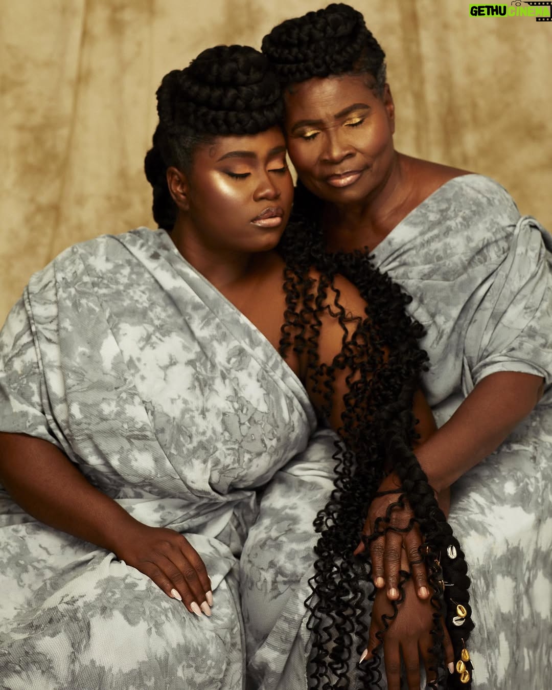 Lydia Forson - 18.3K Likes - Celebrating 4 Years of Kinky Matters. ( @kinkymatters )
It’s been 4 years of unlocking Ghanaian Heritage and Pride and bestowing it on your hair.
Thanks to everyone who’s been part of our journey so far.
𝙆𝙞𝙣𝙠𝙮 𝙈𝙖𝙩𝙩𝙚𝙧𝙨 - 𝘽𝙚𝙘𝙖𝙪𝙨𝙚 𝙮𝙤𝙪 𝙢𝙖𝙩𝙩𝙚𝙧
SHOP NOW :
1. WEBSITE: https://www.kinkymatters.com/ ( recommended )
2. WHATSAPP : 𝟐𝟑𝟑𝟐𝟒𝟒𝟑𝟕𝟕𝟕𝟓𝟕
3. PHONE CALL : 𝟐𝟑𝟑 𝟓𝟓 𝟗𝟑𝟕 𝟕𝟕𝟓𝟕
#kinkymatters
Photography : @gilbertasante
MUA : @chelseablaq_
Outfit : @sakicole