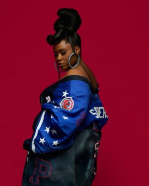 Lydia Forson Instagram - 𝐅𝐨𝐮𝐫 𝐎𝐡! 🥳

Outfit : @rluriofficial 
MUA : @official_allure_by_ben 
Photo :  @laceupmedia 

Creative Director: @lydiaforson 

#LydiasFabulousForty #BirthdayGirl #OctoberBorn #40thbirthday