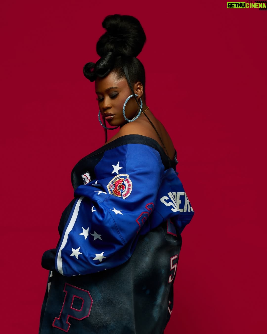 Lydia Forson - 19.4K Likes - 𝐅𝐨𝐮𝐫 𝐎𝐡! 🥳
Outfit : @rluriofficial
MUA : @official_allure_by_ben
Photo : @laceupmedia
Creative Director: @lydiaforson
#LydiasFabulousForty #BirthdayGirl #OctoberBorn #40thbirthday