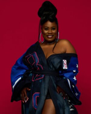 Lydia Forson Instagram - 𝐅𝐨𝐮𝐫 𝐎𝐡! 🥳

Outfit : @rluriofficial 
MUA : @official_allure_by_ben 
Photo :  @laceupmedia 

Creative Director: @lydiaforson 

#LydiasFabulousForty #BirthdayGirl #OctoberBorn #40thbirthday