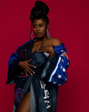 Lydia Forson Instagram - 𝐅𝐨𝐮𝐫 𝐎𝐡! 🥳

Outfit : @rluriofficial 
MUA : @official_allure_by_ben 
Photo :  @laceupmedia 

Creative Director: @lydiaforson 

#LydiasFabulousForty #BirthdayGirl #OctoberBorn #40thbirthday