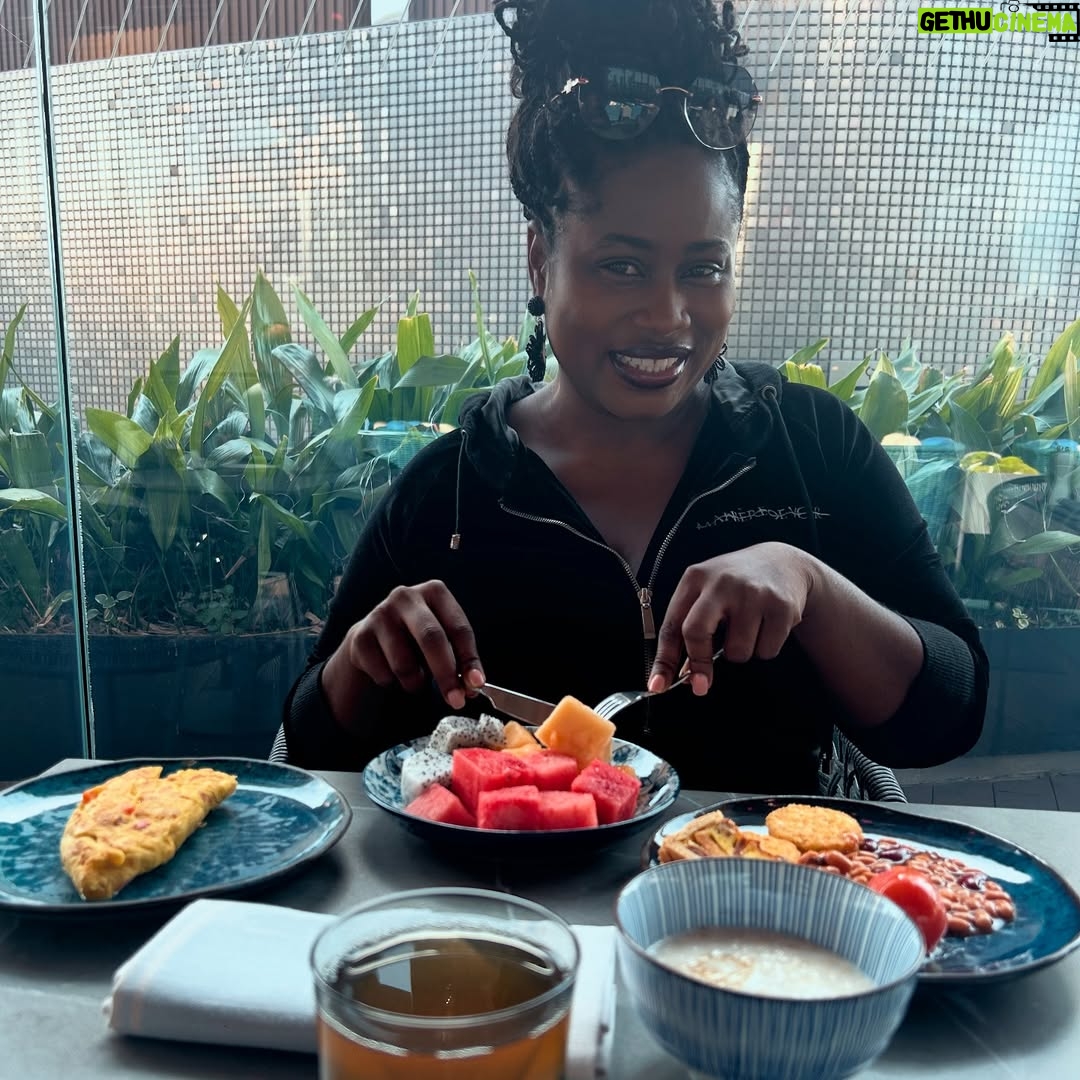Lydia Forson - 4.9K Likes - One thing about God—He’s always setting the table! 🥘
So tell me, what’s on your plate today?