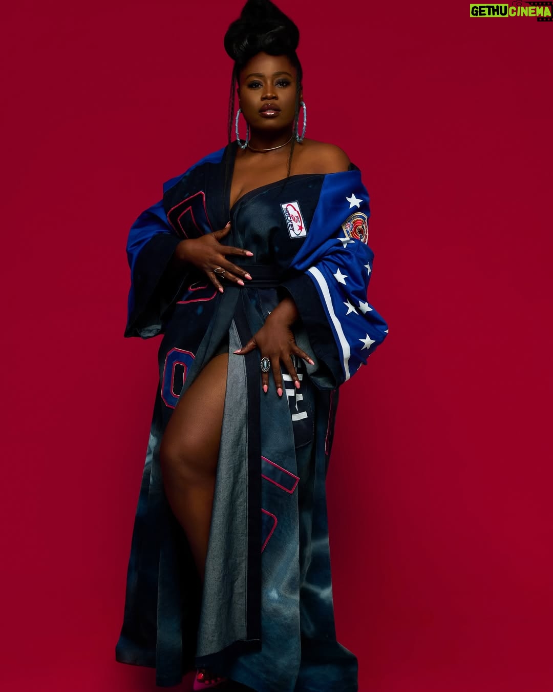 Lydia Forson - 19.4K Likes - 𝐅𝐨𝐮𝐫 𝐎𝐡! 🥳
Outfit : @rluriofficial
MUA : @official_allure_by_ben
Photo : @laceupmedia
Creative Director: @lydiaforson
#LydiasFabulousForty #BirthdayGirl #OctoberBorn #40thbirthday