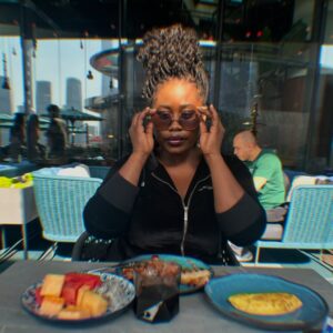Lydia Forson Instagram - One thing about God—He’s always setting the table! 🥘 

So tell me, what’s on your plate today?