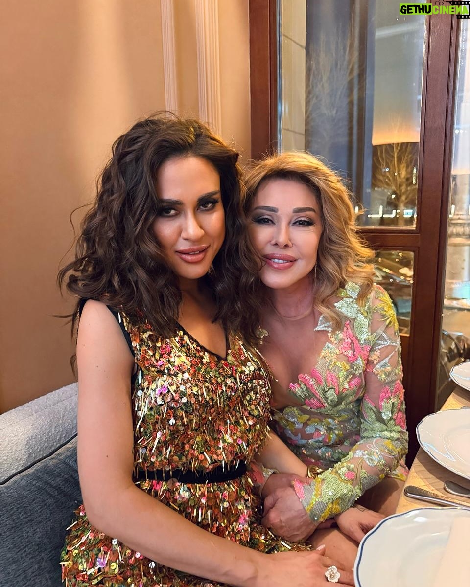 Lyubov Uspenskaya - 10.9K Likes - Вчера получили огромное удовольствие,побывав на премии «100самых стильных» ,где моя дочь @pacha_tati ❤️прочла стих-откровение,который тронул до слез.Было очень приятно получить подарки от @fashiontv_ru @maria_ost @antongormakh и других компаний,с прошедшим Днем рожденья.