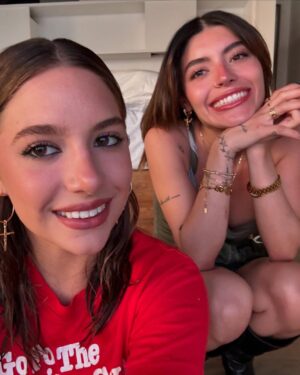 Mackenzie Ziegler Instagram - sabrina
i have never met anyone like you
you n me in every universe
i love you more than life itself 
thank you for being you
i don’t deserve you !!!!!!
happy birthday 💕🧷👩‍❤️‍💋‍👩