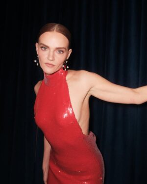 Madeline Brewer Instagram - god forbid a handmaid catch a vibe in gorgeous @balmain & @davidwebbjewels for @fashiontrustus 💋