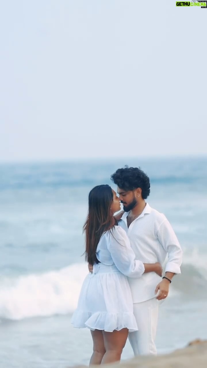 Madhu Meetha - 12.8K Likes - Dheema Dheema 🥹🧿🫶🏼
✂️ @sathishkumarstanly
@anirudhofficial @wikkiofficial @pradeep_ranganathan
#reels #reelsinstagram #reelitfeelit #trendingreels #viralvideos #instagram #instagood #instadaily #instalike #explore #explorepage #exploremore #love