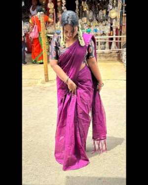 Madhu Meetha Instagram - 🌸can’t resist myself to post these pictures 🫣
#picoftheday #pictures #instagood #instagram #instagood #instadaily #explore #explorepage #exploremore #palani #temple #saree
