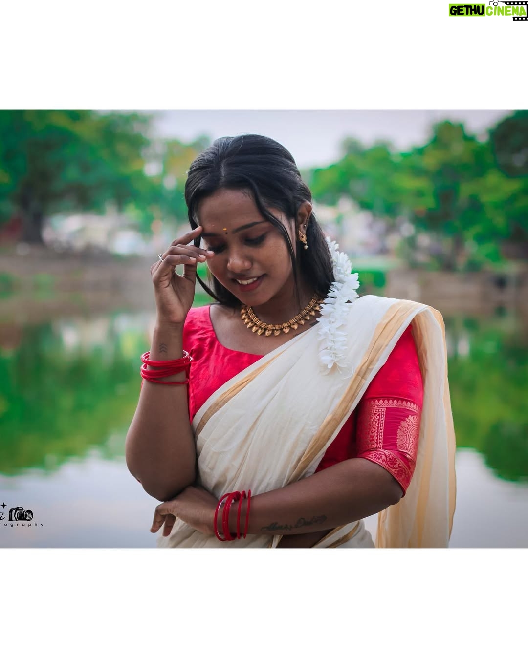Madhu Meetha - 10.8K Likes - Onam Ashamsakal🌸
.
.
#instagram #instadaily #instagood #instalike #instamood #picture #photo #photooftheday #portraitphotography #onam #kerala #trending #saree