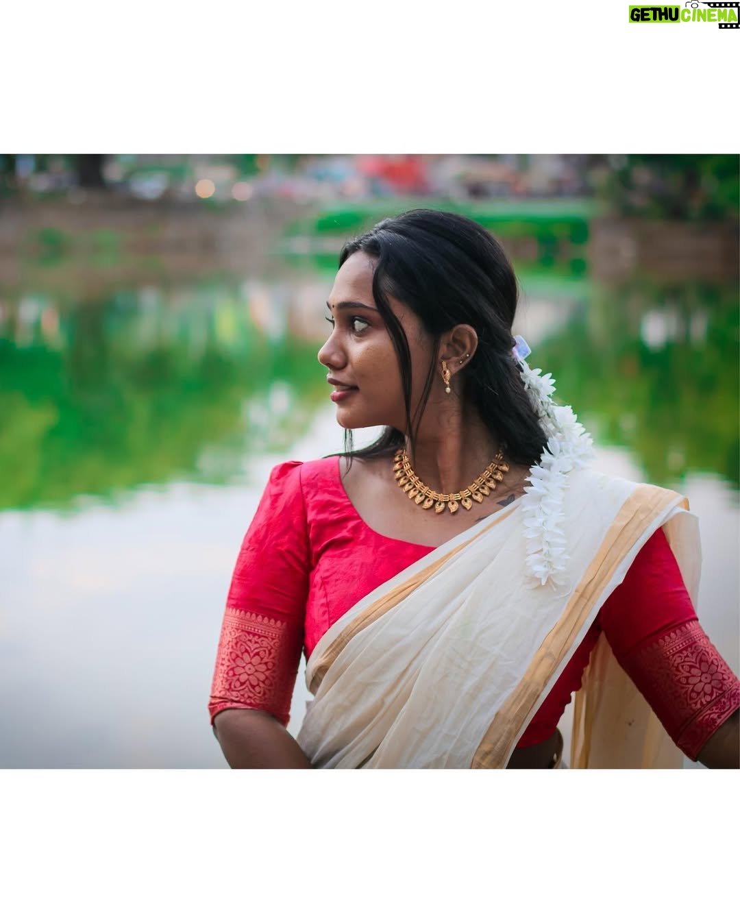 Madhu Meetha - 10.8K Likes - Onam Ashamsakal🌸
.
.
#instagram #instadaily #instagood #instalike #instamood #picture #photo #photooftheday #portraitphotography #onam #kerala #trending #saree
