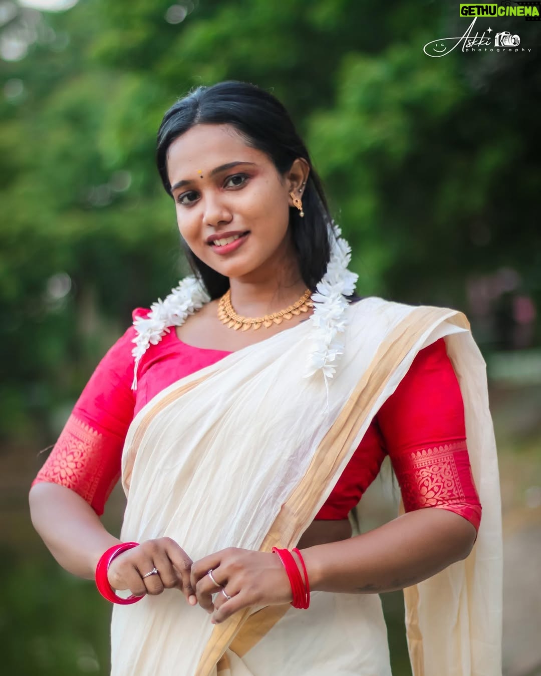Madhu Meetha - 10.8K Likes - Onam Ashamsakal🌸
.
.
#instagram #instadaily #instagood #instalike #instamood #picture #photo #photooftheday #portraitphotography #onam #kerala #trending #saree