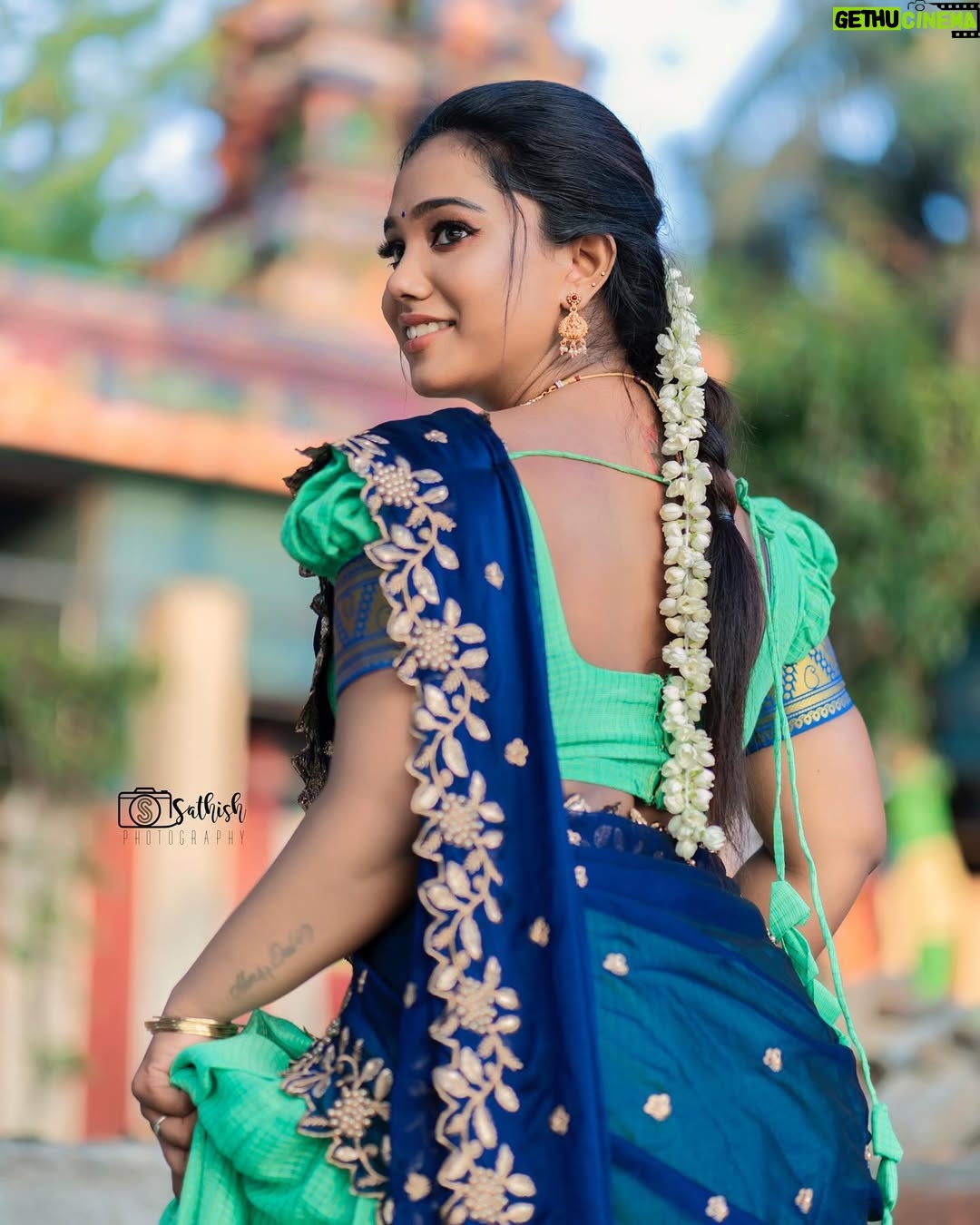 Madhu Meetha - 9.9K Likes - இனிய தமிழ் புத்தாண்டு நல்வாழ்த்துக்கள் 🩷
Model @madhurameshbabuoffl
On lens @sathish_photography49
Makeup @kalaiartistry
Costume @effingo.arcadia
Hairdresser @nyyxvibrant_makeover
#insta #instagram #newyear #tamilnewyear #photooftheday #portraitphotography #photo #explore #explorepage