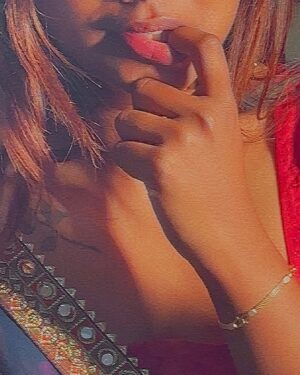 Madhu Meetha Instagram - March dumps 🌸🥺 A month with full of obstacles, failures and emotions though I don’t want to post those as images ; I  just shared the happy part of me , how I look outside ☺️ and inside me full of wounds and cuts 🤕 

#insta #instamood #instagram #pictureoftheday #pictures #march #marchdump #explorepage✨ #explorepage #explore