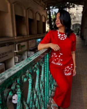 Madhurani Gokhale Instagram - Happiness is ….happy hair .
If my hair looks good , I can handle anything.
Thanks Nadeem for understanding my hair @nabbaasi  @locksandbeyond @madhurimahajan71