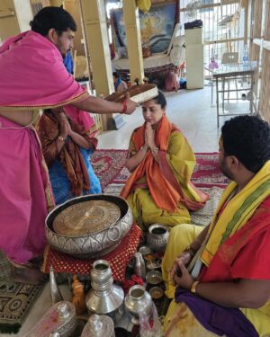 Madhurani Gokhale Instagram - अशक्यही शक्य करतील स्वामी…!
