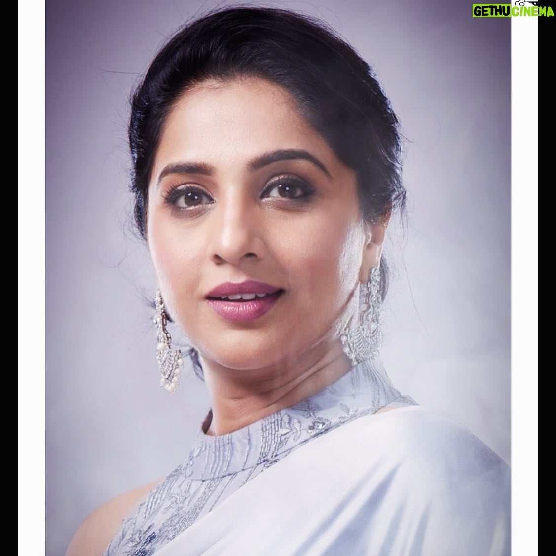 Madhurani Gokhale - 3.9K Likes - In the world of trend .. I love to be classic…!!!!
Photographer: @vishalbhoslephotography
Styling : @srujana_by_ruttuja