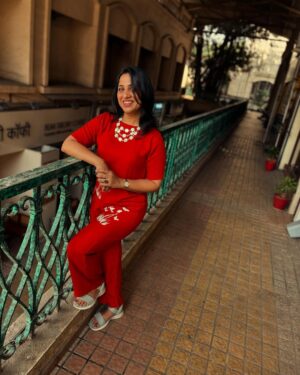 Madhurani Gokhale Instagram - Happiness is ….happy hair .
If my hair looks good , I can handle anything.
Thanks Nadeem for understanding my hair @nabbaasi  @locksandbeyond @madhurimahajan71