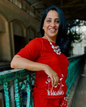Madhurani Gokhale Instagram - Happiness is ….happy hair .
If my hair looks good , I can handle anything.
Thanks Nadeem for understanding my hair @nabbaasi  @locksandbeyond @madhurimahajan71