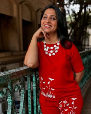 Madhurani Gokhale Instagram - Happiness is ….happy hair .
If my hair looks good , I can handle anything.
Thanks Nadeem for understanding my hair @nabbaasi  @locksandbeyond @madhurimahajan71
