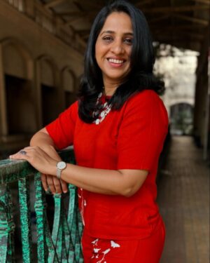 Madhurani Gokhale Instagram - Happiness is ….happy hair .
If my hair looks good , I can handle anything.
Thanks Nadeem for understanding my hair @nabbaasi  @locksandbeyond @madhurimahajan71