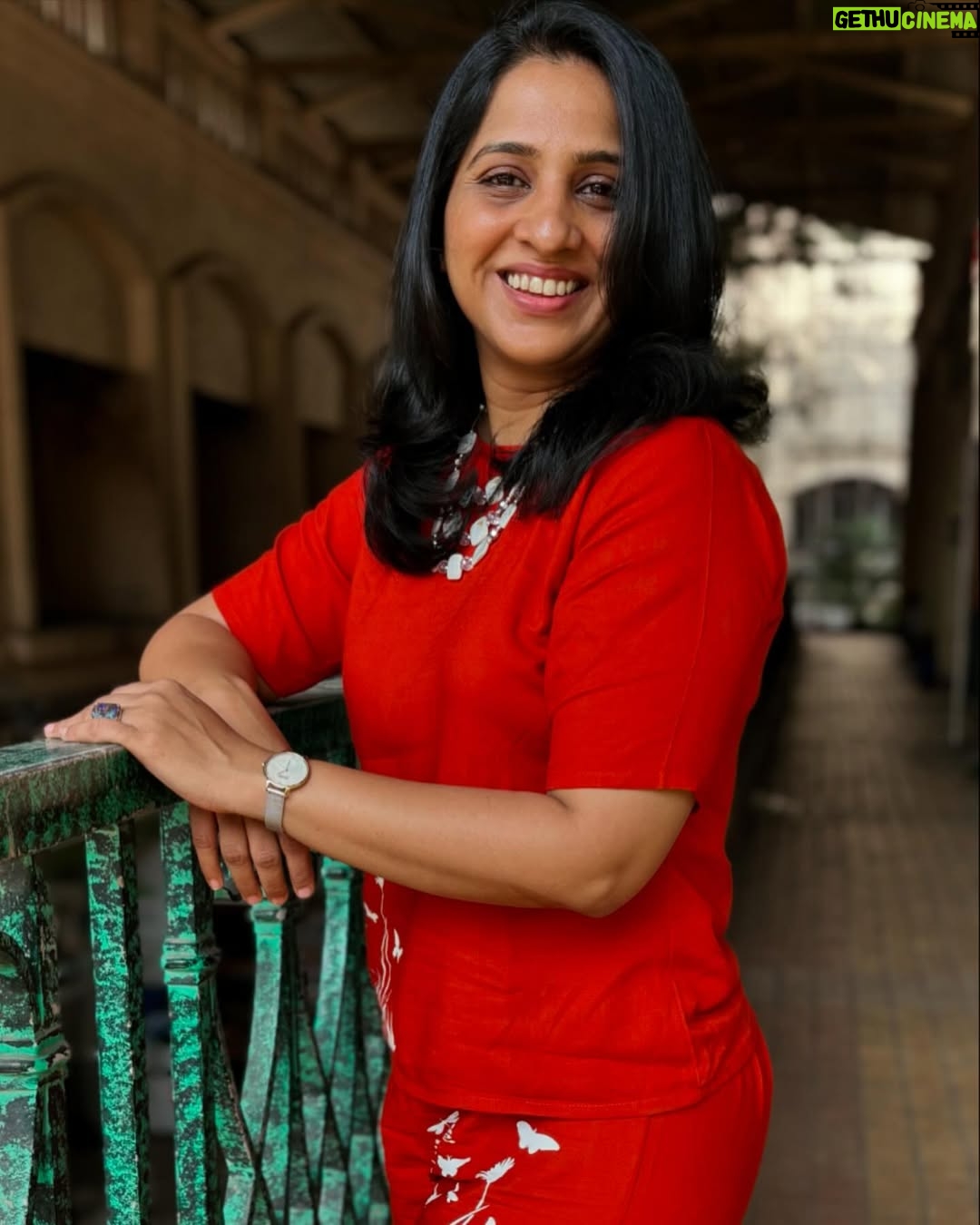 Madhurani Gokhale - 12.7K Likes - Happiness is ….happy hair .
If my hair looks good , I can handle anything.
Thanks Nadeem for understanding my hair @nabbaasi @locksandbeyond @madhurimahajan71